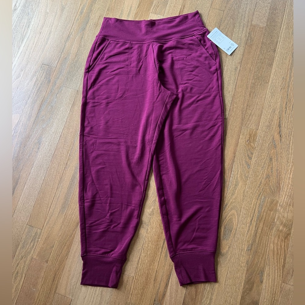 NWT Athleta Coaster Luxe High Rise Jogger in Plum